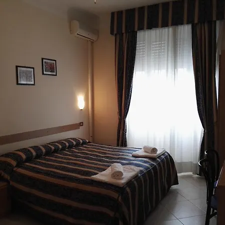 Ξενοδοχείο Loreto 2*