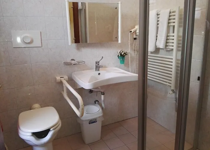 Otel Loreto 2*